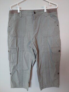 Laura Petites Size 10 Gray Cargo Capris Rolling Leg Cotton Stretch